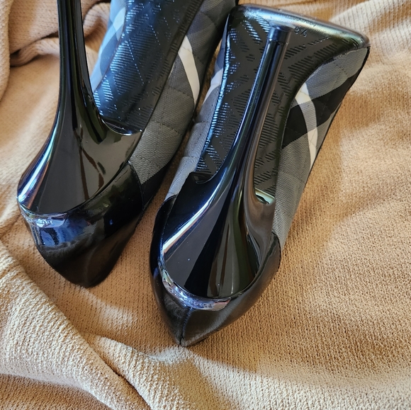 Burberry pumps black shoes - Picture 5 of 5
